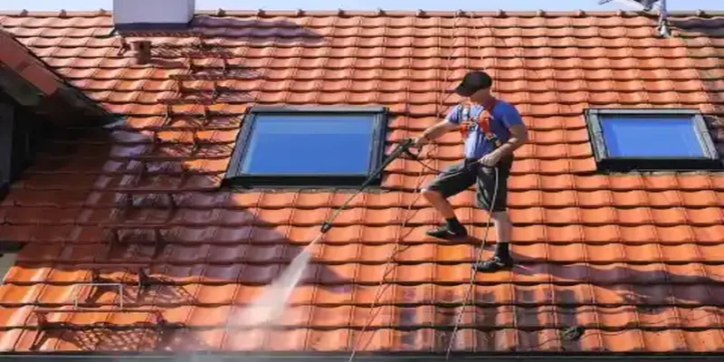 démoussage et nettoyage haute pression de toiture à La Croix De La Rochette